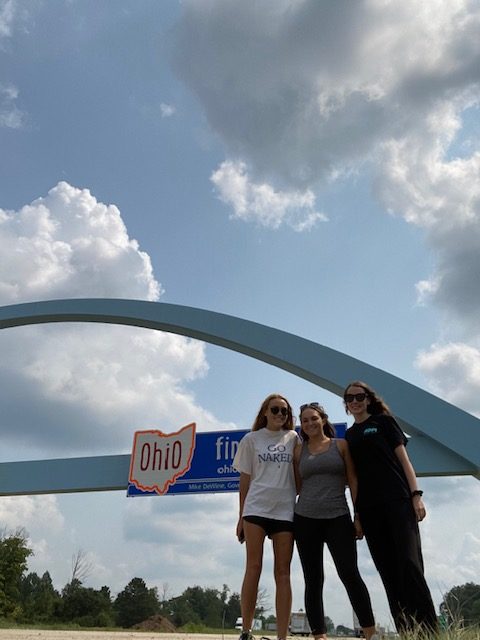 a photo of the ohio state line sign